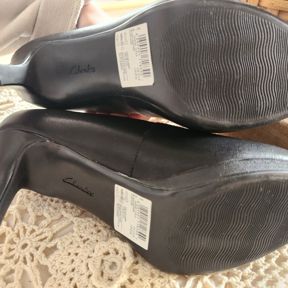 Clarks Adriel Viola Black Pumps Women's size 7.5, 9.5W, 10M - Picture 12 of 13